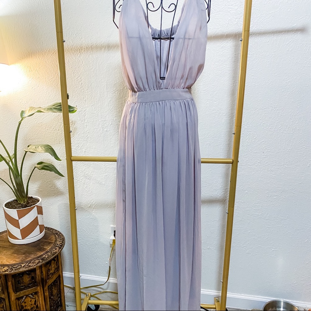 Med - Formal low cut dress in lilac gray